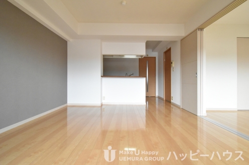 居室・リビング　※同タイプ別部屋のため、参考画像であり現況優先です。