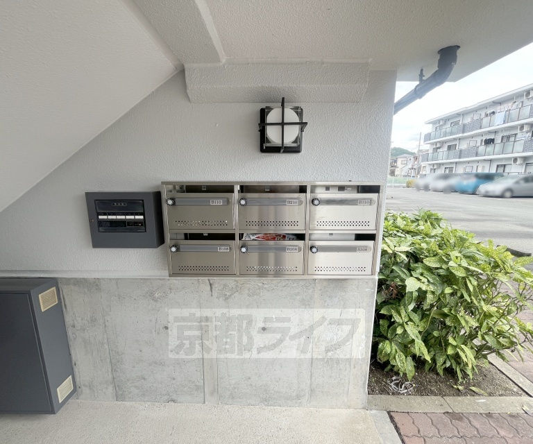 ＪＲ山陰本線 馬堀駅 徒歩3分 3階建 築34年の外観写真