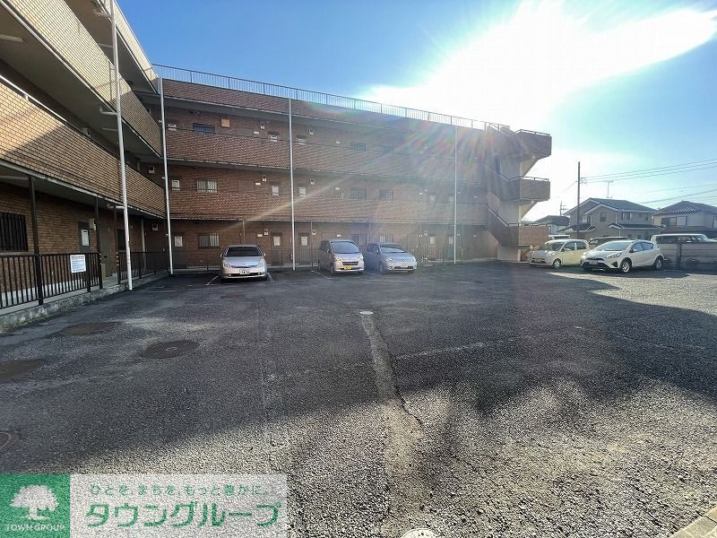 駐車場　駐車場