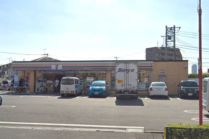 コンビニ　セブンイレブン（コンビニ）まで66m