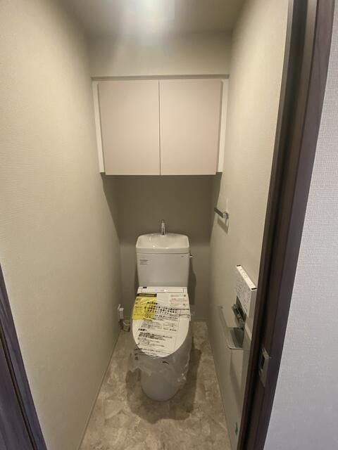 トイレ　■温水洗浄便座■ウォールキャビネット収納付き♪