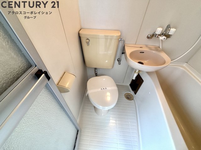 トイレ　浴室内にトイレがあります☆