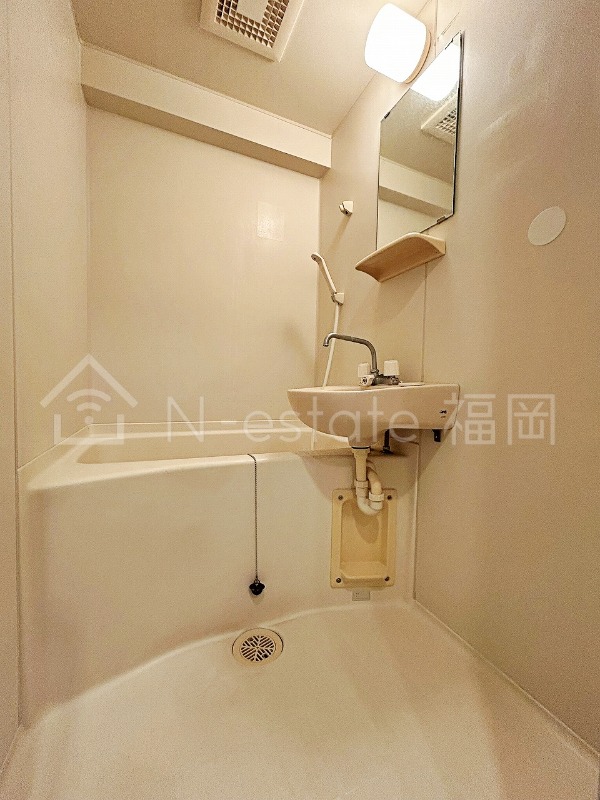 地下鉄空港線 西新駅 徒歩16分 5階建 築34年の風呂写真