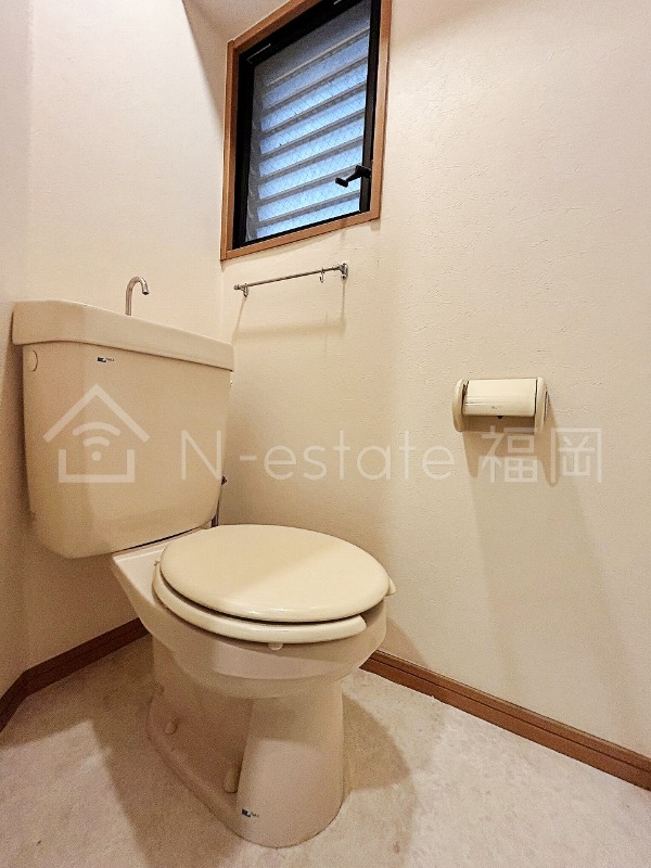 地下鉄空港線 西新駅 徒歩16分 5階建 築34年のトイレ写真
