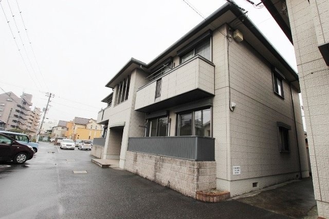 ハイツ上祗園 A棟の外観写真
