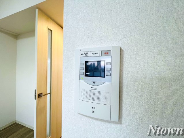 セキュリティ　モニター付きインターホンです。