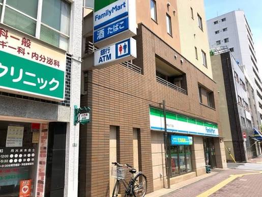 コンビニ　ファミリーマート本駒込六丁目店（コンビニ）まで156m