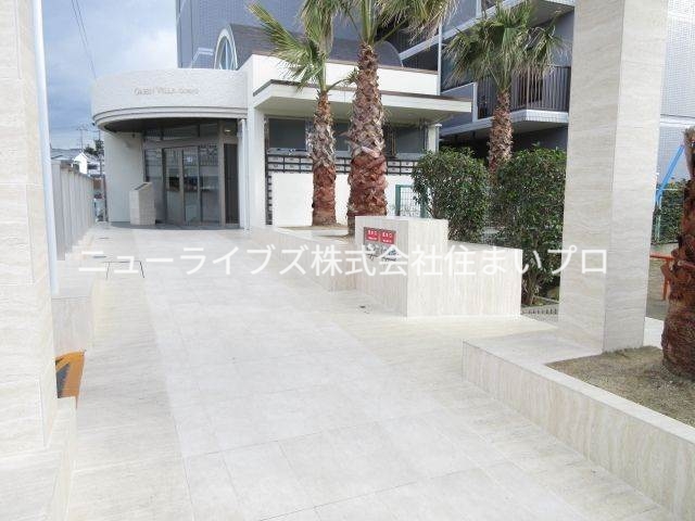 京阪本線 萱島駅 徒歩42分 8階建 築33年の外観写真