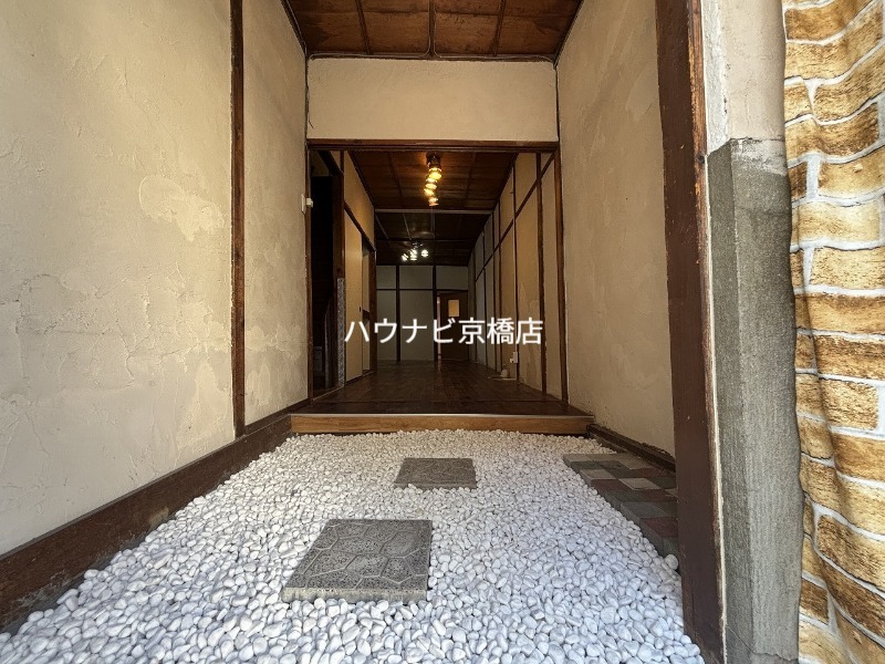 地下鉄今里筋線 太子橋今市駅 徒歩2分 2階建 築67年の玄関写真