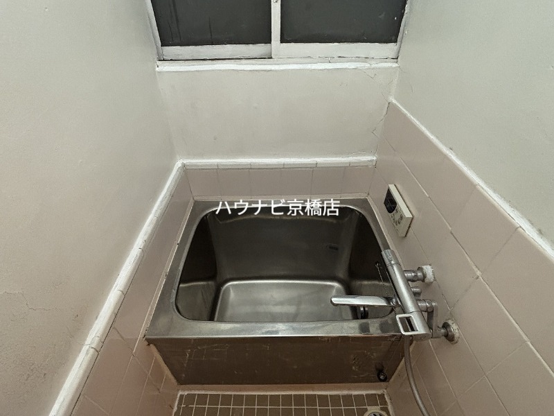 地下鉄今里筋線 太子橋今市駅 徒歩2分 2階建 築67年の風呂写真