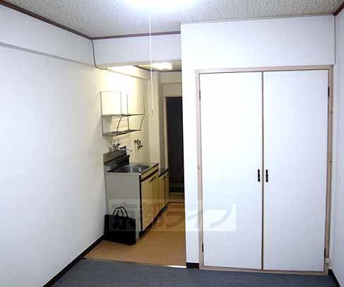 ハイツ松本の居間写真