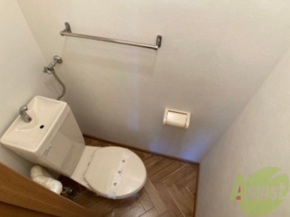 トイレ　こちらはトイレです。清潔感があり、安心して使用できます。