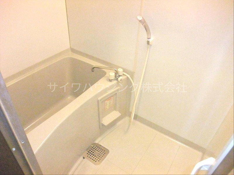 バス・シャワールーム　退去予定の為、他号室の過去の参考写真になります。