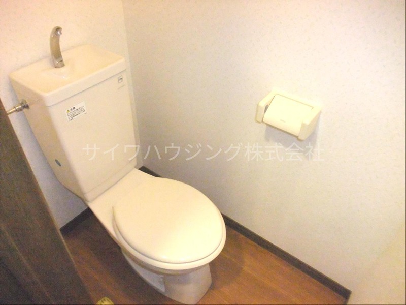トイレ　退去予定の為、他号室の過去の参考写真になります。