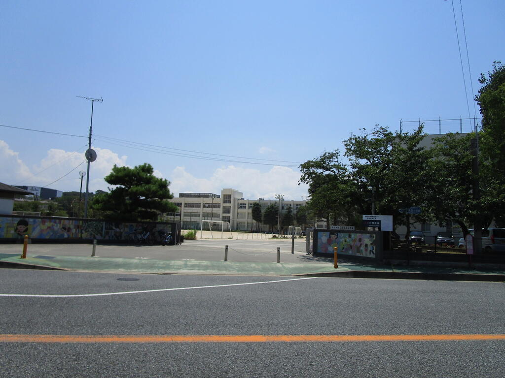 小学校　志免町立志免西小学校（小学校）まで1289m