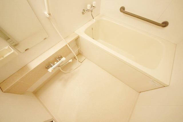 バス・シャワールーム　同物件別部屋写真