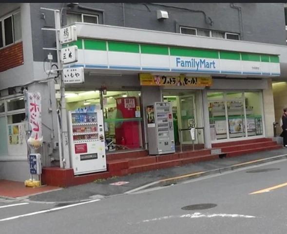 コンビニ　ファミリーマート 市谷田町店（コンビニ）まで245m