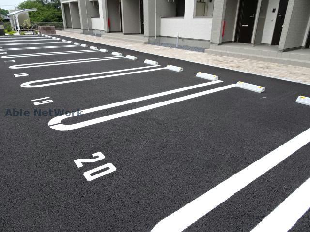 駐車場　駐車場