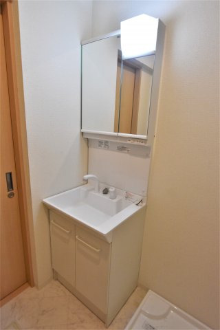 洗面設備　同施工、別建物イメージ写真