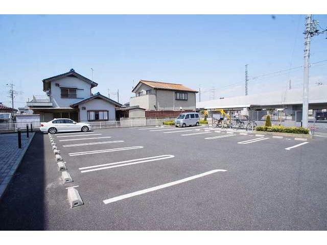 駐車場　駐車場