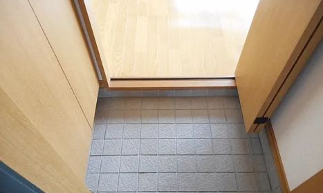 玄関　参考写真：別部屋タイプ