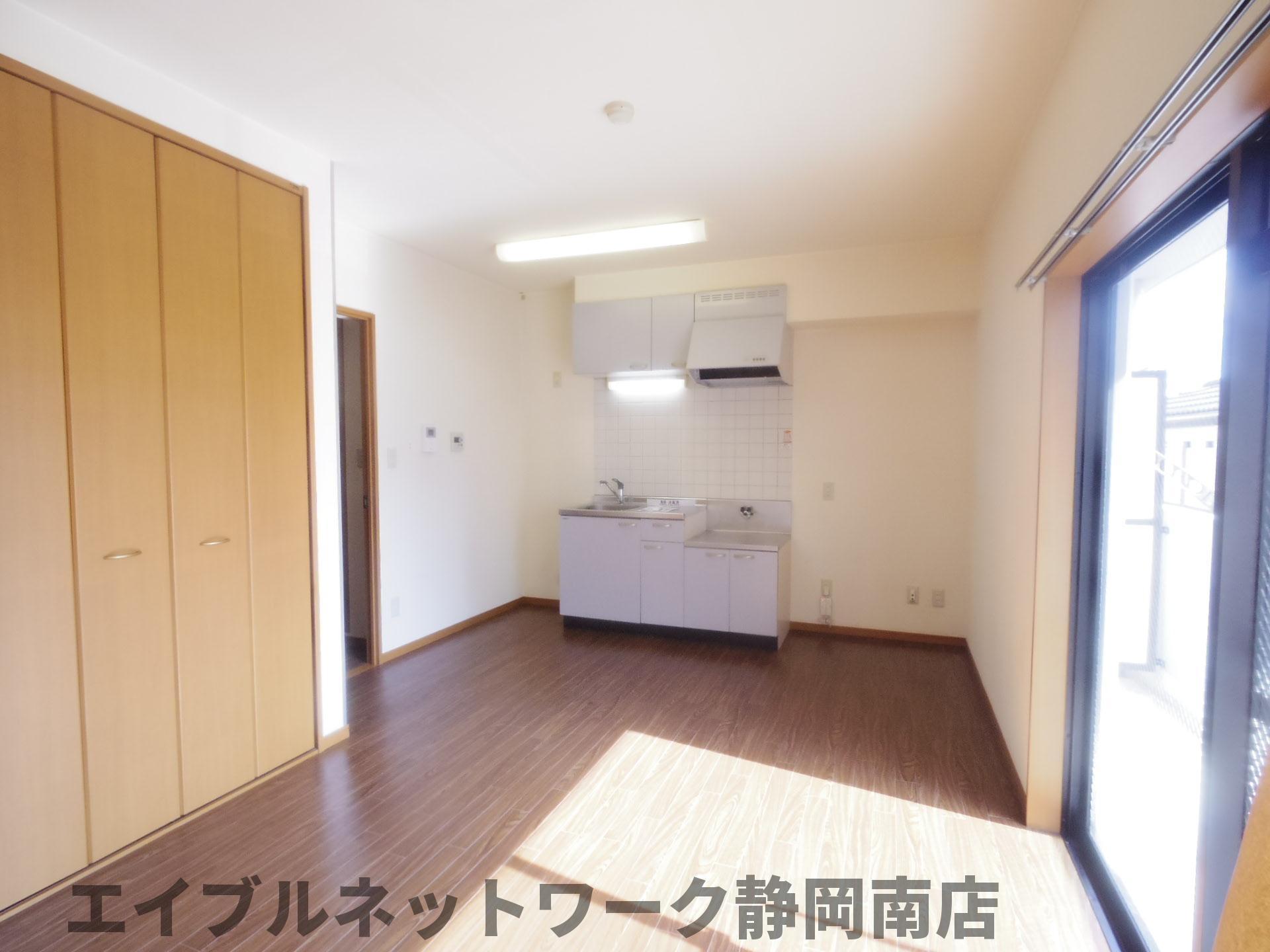 ＪＲ東海道本線 静岡駅 徒歩3分 4階建 築25年の居間写真