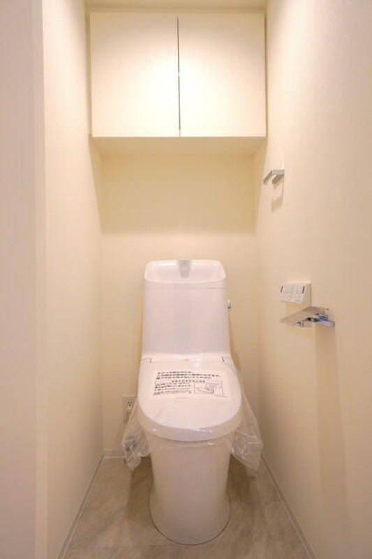 東京メトロ日比谷線 入谷駅 徒歩8分 15階建 築3年のトイレ写真