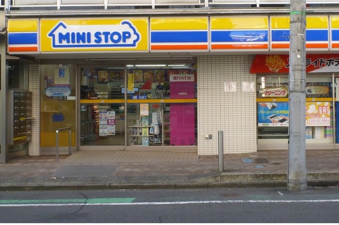 コンビニ　ミニストップ高輪３丁目店（コンビニ）まで300m