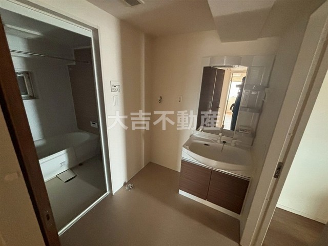 洗面設備　※別部屋の写真です