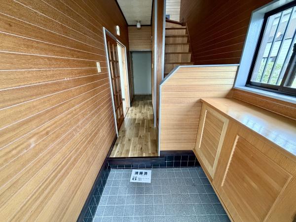 ＪＲ東金線 福俵駅 2階建 築37年の玄関写真