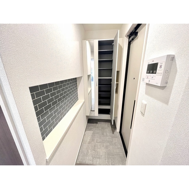 コラージュななせの玄関写真