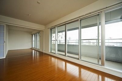 テングッド渡辺通の居間写真