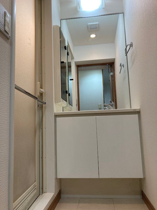 洗面設備　（別タイプ参考写真）豊島区東池袋１