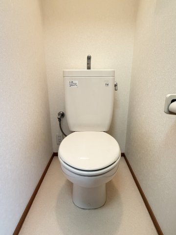 ＪＲ山手線 目黒駅 徒歩10分 3階建 築21年のトイレ写真