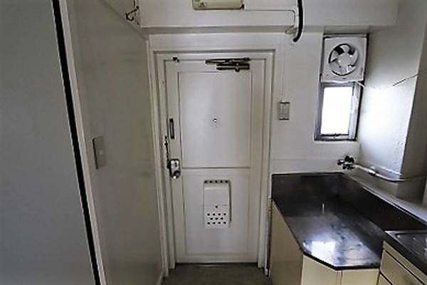 玄関　収納もある玄関です