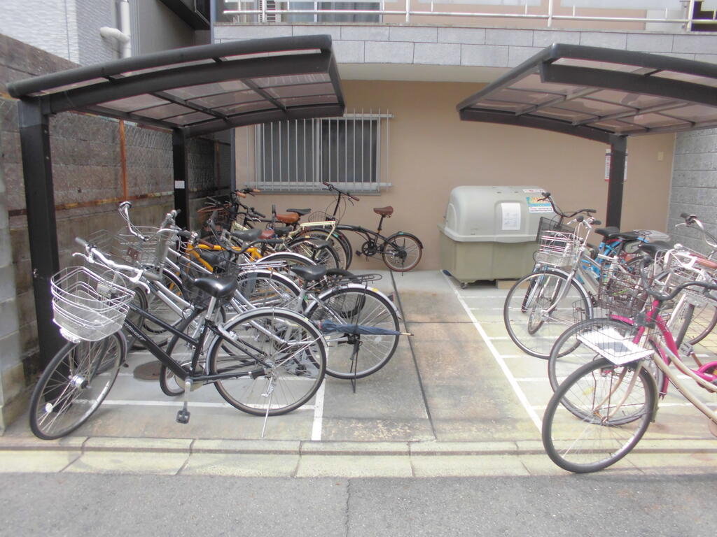駐車場　駐輪場