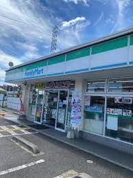 コンビニ　ファミリーマート別府北店（コンビニ）まで110m