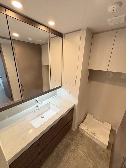 洗面設備　※写真は同タイプ住戸です。