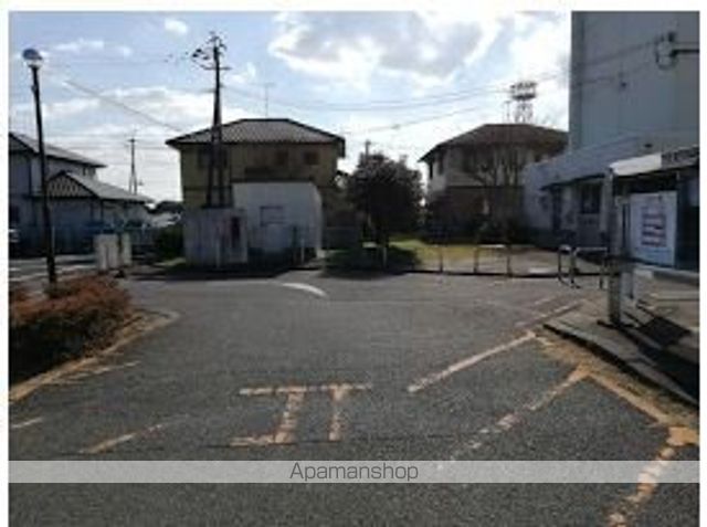 その他　駐車場（その他）まで1000m