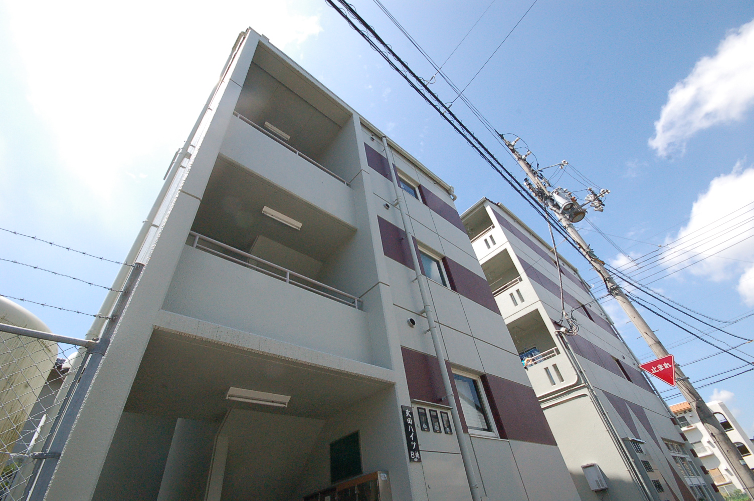 徳島市名東町のマンションの建物外観