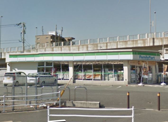コンビニ　ファミリーマート小倉紫川インター店（コンビニ）まで320m