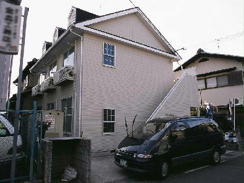 レオパレス桂ＴＡＮＡＫＡの建物外観