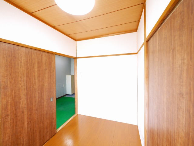 その他部屋・スペース　開放的な寝室です