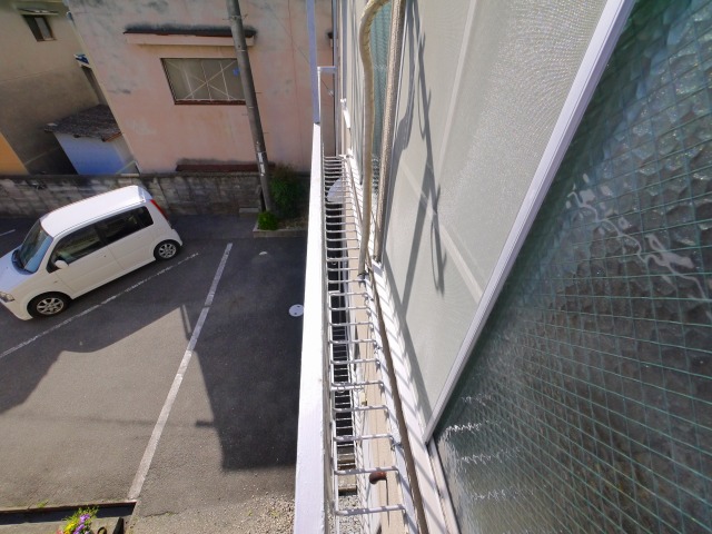 バルコニー　陽当たり良好なバルコニーです