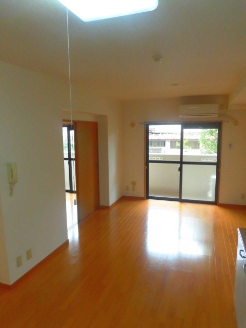 居室・リビング　リビング広々