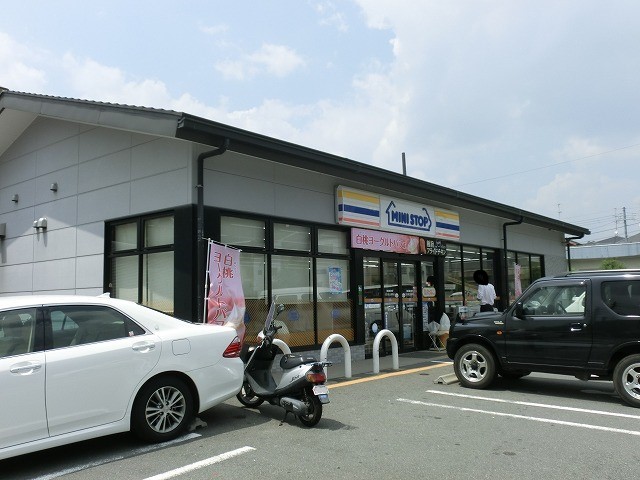 コンビニ　ミニストップ 白川通上高野店（コンビニ）まで595m