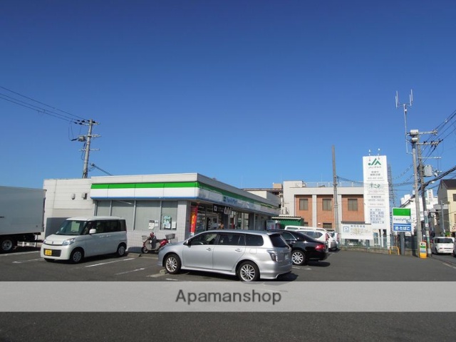コンビニ　ファミリーマート（コンビニ）まで245m