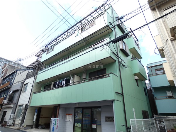 神戸市中央区東川崎町のマンションの建物外観