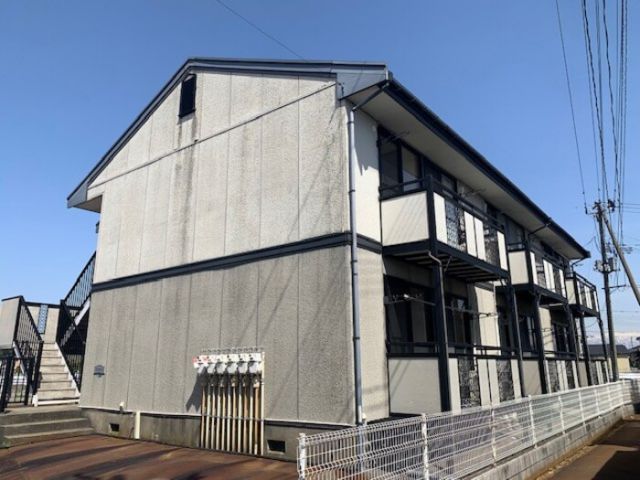 新潟市北区川西のアパートの建物外観