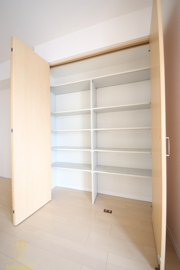 収納　グランルージュ谷町六丁目